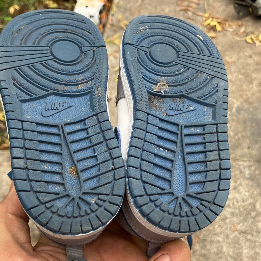 Nike retro1 for toddler Sneakers in Blue and Gray - Picture 2 of 3